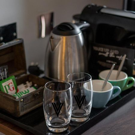 Village Hotel Manchester Гайд Екстер'єр фото