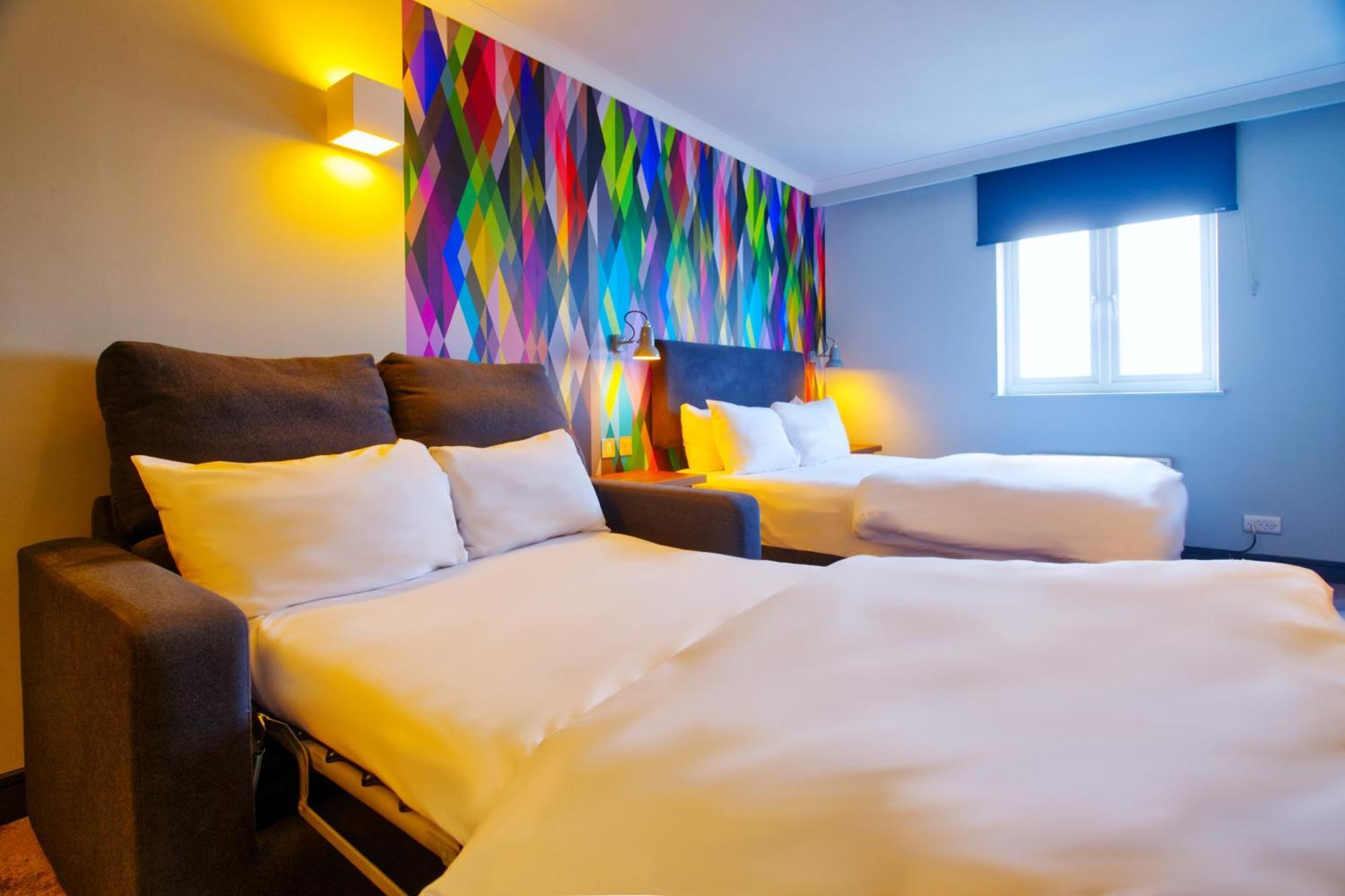 Village Hotel Manchester Гайд Екстер'єр фото