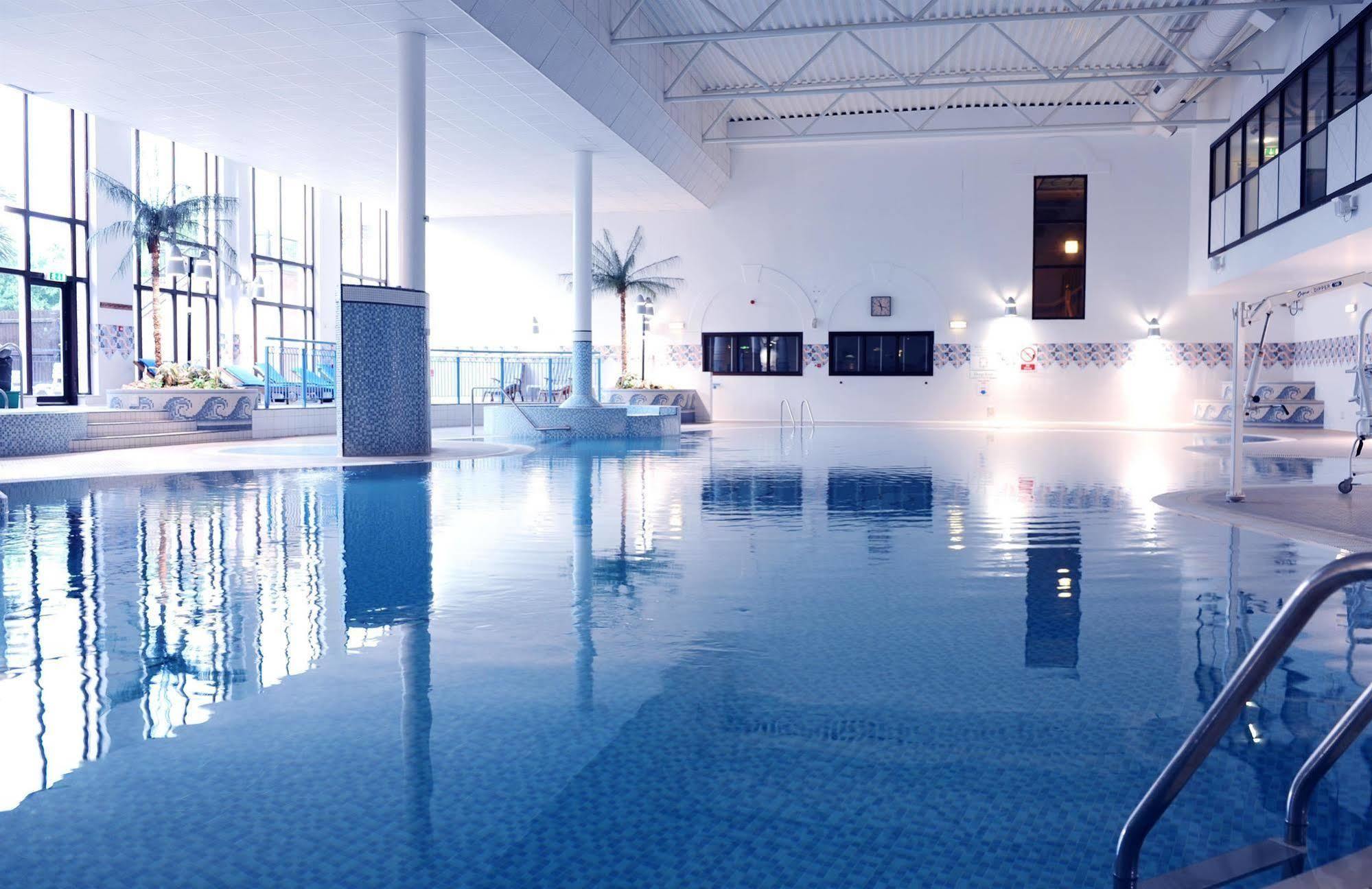 Village Hotel Manchester Гайд Екстер'єр фото