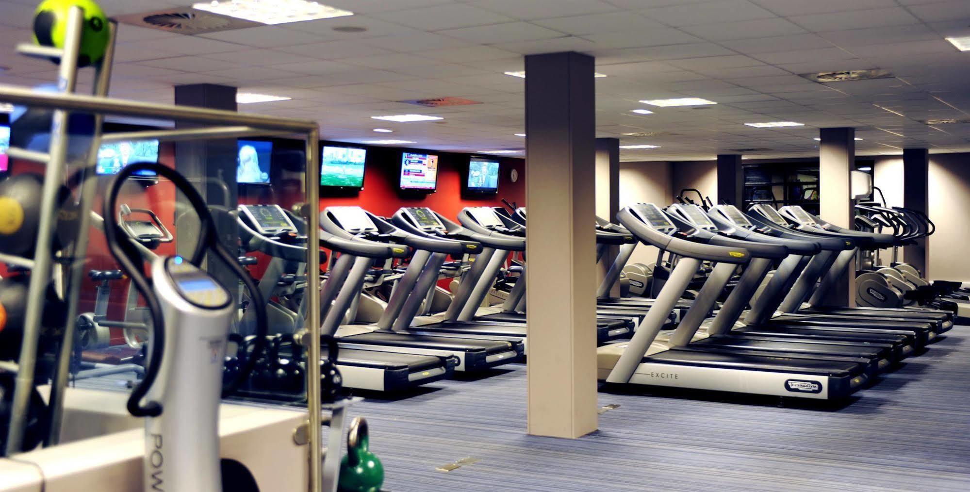 Village Hotel Manchester Гайд Екстер'єр фото